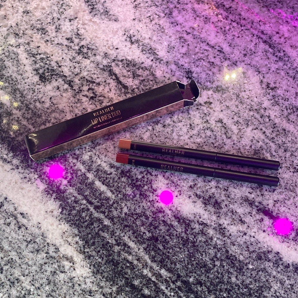 RealHer lip liner duo full size in shades deep red / deep nude BIB!